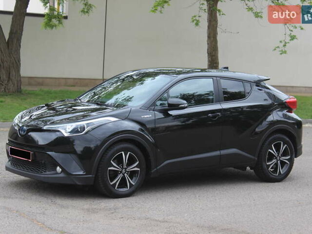 Черный Тойота C-HR, объемом двигателя 1.8 л и пробегом 72 тыс. км за 27699 $, фото 13 на Automoto.ua