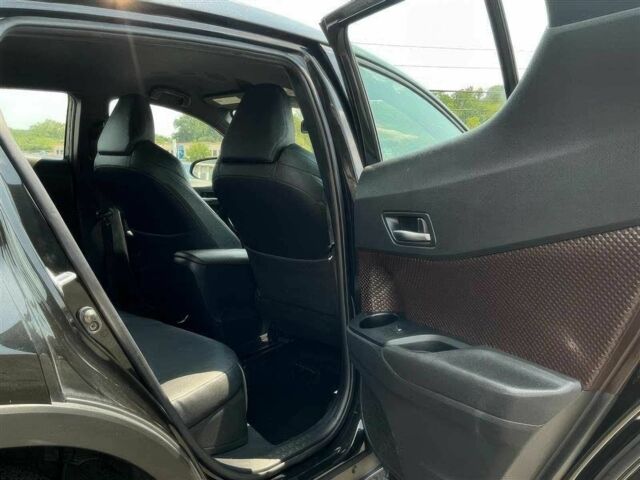 Тойота C-HR 2019 у Києві на Automoto.ua Чорний Тойота C-HR, об'ємом двигуна 2 л та пробігом 30 тис. км за 6100 $, фото 11 на Automoto.ua