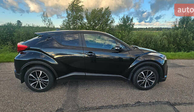 Черный Тойота C-HR, объемом двигателя 1.2 л и пробегом 147 тыс. км за 15346 $, фото 4 на Automoto.ua