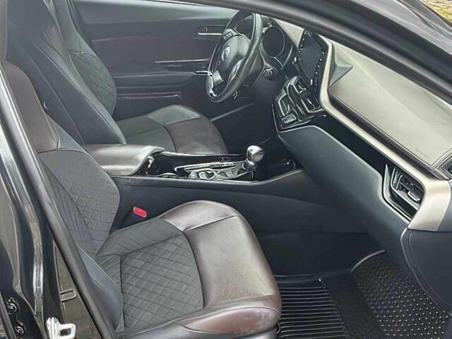 Черный Тойота C-HR, объемом двигателя 2 л и пробегом 66 тыс. км за 14500 $, фото 9 на Automoto.ua