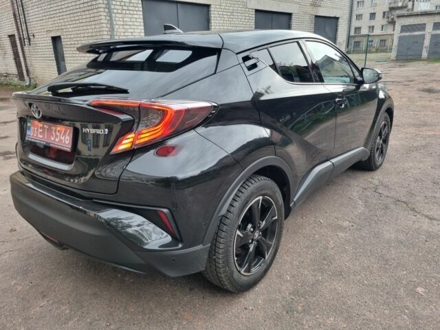 Черный Тойота C-HR, объемом двигателя 1.8 л и пробегом 105 тыс. км за 25200 $, фото 6 на Automoto.ua