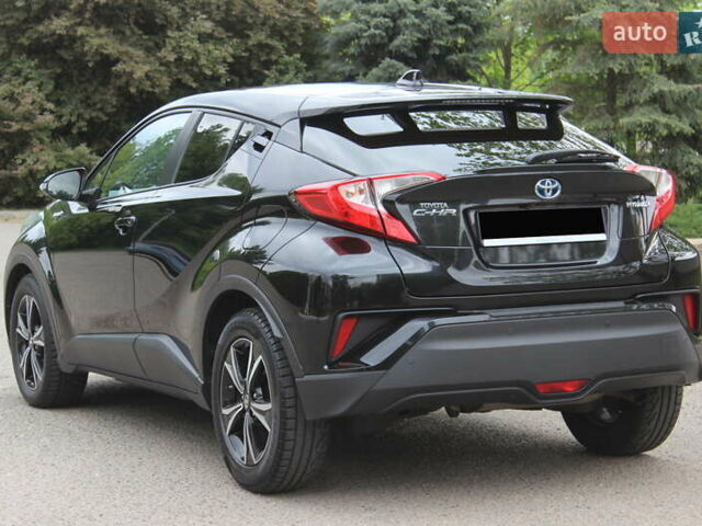 Черный Тойота C-HR, объемом двигателя 1.8 л и пробегом 72 тыс. км за 27699 $, фото 11 на Automoto.ua