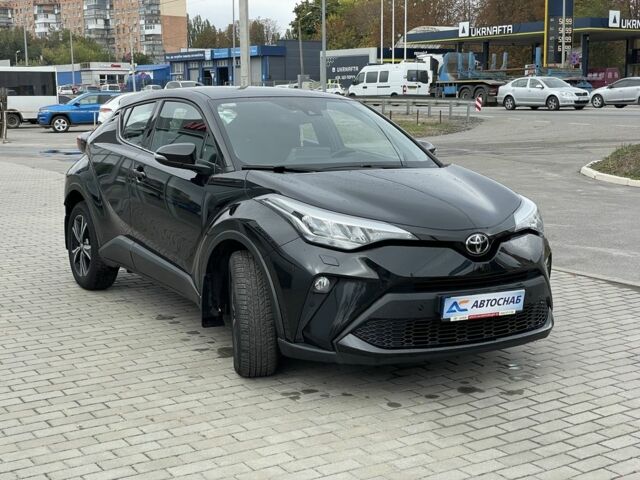 Черный Тойота C-HR, объемом двигателя 1.2 л и пробегом 76 тыс. км за 19900 $, фото 2 на Automoto.ua