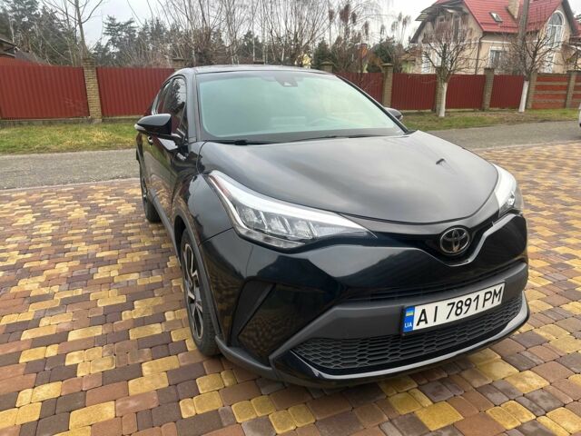 Черный Тойота C-HR, объемом двигателя 2 л и пробегом 69 тыс. км за 19900 $, фото 4 на Automoto.ua