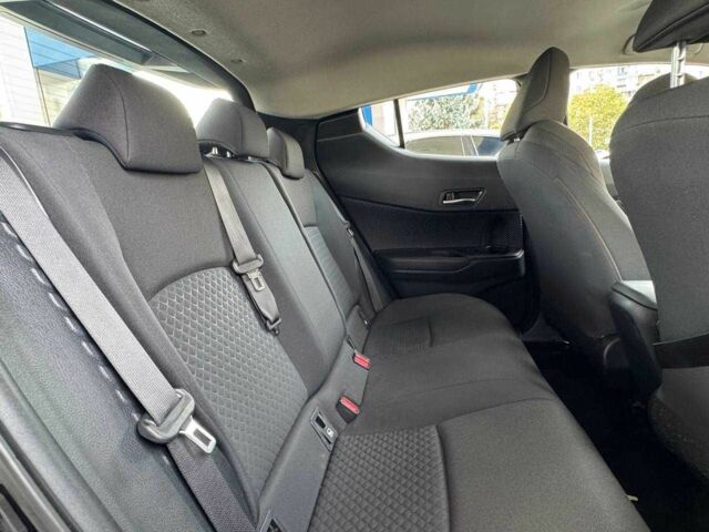 Чорний Тойота C-HR, об'ємом двигуна 1.8 л та пробігом 32 тис. км за 25900 $, фото 10 на Automoto.ua