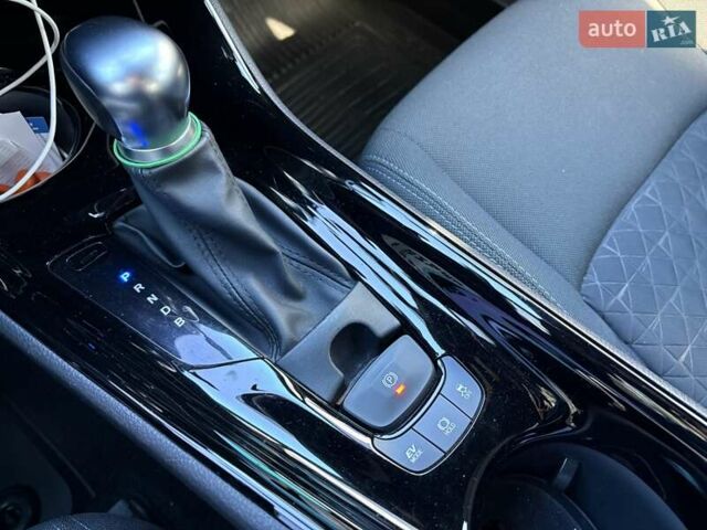 Чорний Тойота C-HR, об'ємом двигуна 1.8 л та пробігом 41 тис. км за 27999 $, фото 28 на Automoto.ua