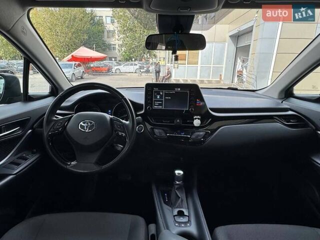 Чорний Тойота C-HR, об'ємом двигуна 1.8 л та пробігом 32 тис. км за 25900 $, фото 11 на Automoto.ua