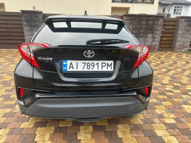 Черный Тойота C-HR, объемом двигателя 2 л и пробегом 69 тыс. км за 19900 $, фото 3 на Automoto.ua