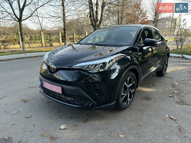 Черный Тойота C-HR, объемом двигателя 2 л и пробегом 114 тыс. км за 19900 $, фото 1 на Automoto.ua