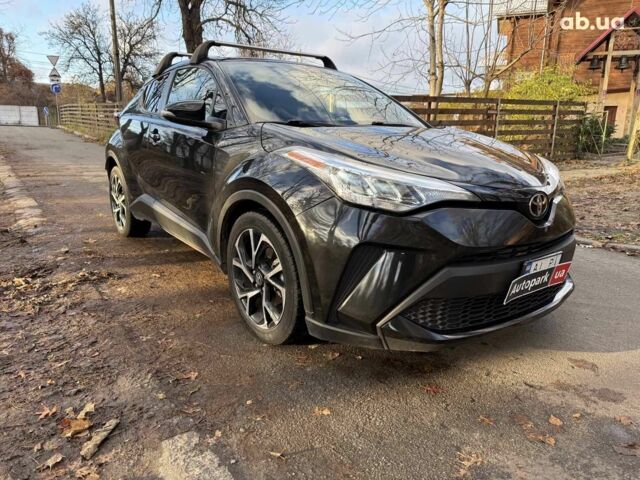 Чорний Тойота C-HR, об'ємом двигуна 2 л та пробігом 38 тис. км за 21990 $, фото 2 на Automoto.ua