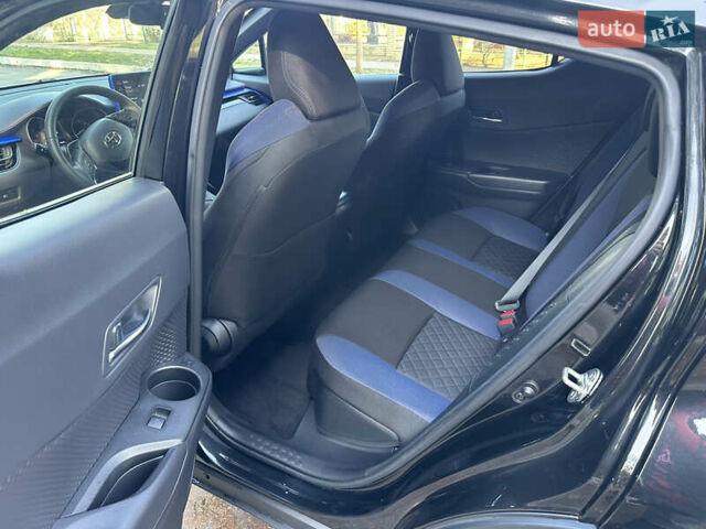 Черный Тойота C-HR, объемом двигателя 2 л и пробегом 114 тыс. км за 19900 $, фото 27 на Automoto.ua