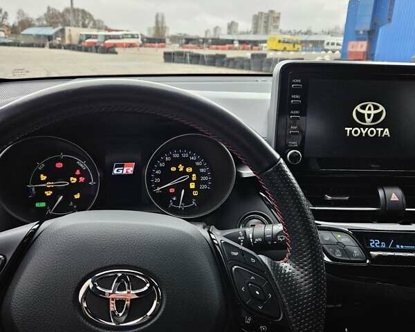 Чорний Тойота C-HR, об'ємом двигуна 1.99 л та пробігом 57 тис. км за 30000 $, фото 9 на Automoto.ua