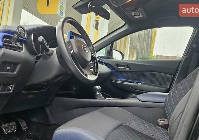 Чорний Тойота C-HR, об'ємом двигуна 2 л та пробігом 37 тис. км за 21555 $, фото 13 на Automoto.ua