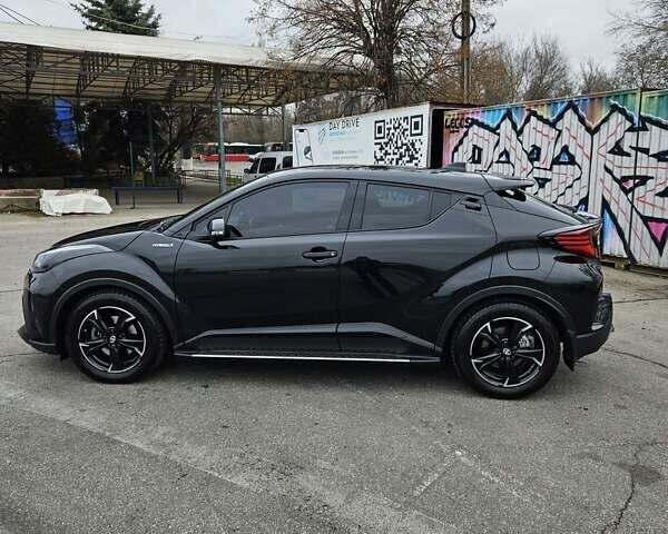 Чорний Тойота C-HR, об'ємом двигуна 1.99 л та пробігом 57 тис. км за 30000 $, фото 20 на Automoto.ua