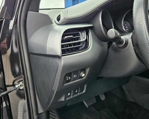 Чорний Тойота C-HR, об'ємом двигуна 1.99 л та пробігом 57 тис. км за 30000 $, фото 18 на Automoto.ua