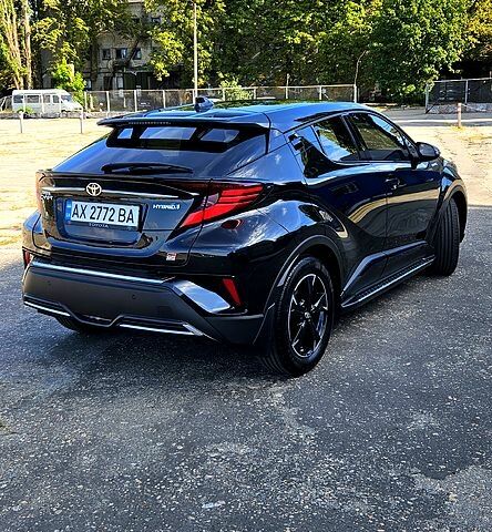 Черный Тойота C-HR, объемом двигателя 2 л и пробегом 57 тыс. км за 31000 $, фото 1 на Automoto.ua