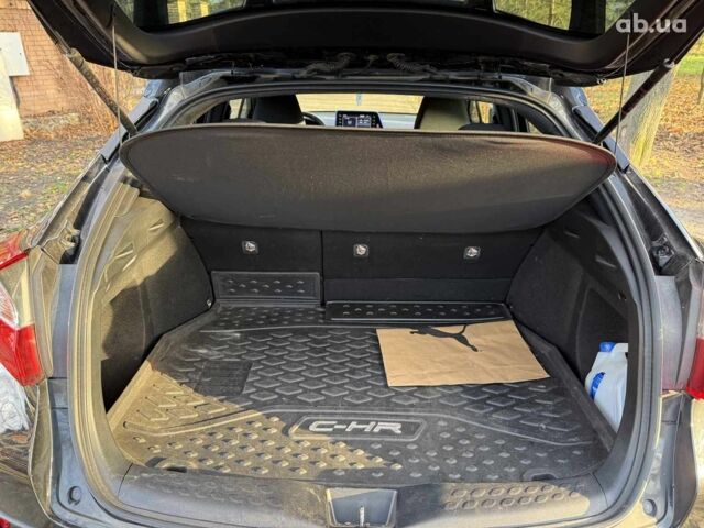 Чорний Тойота C-HR, об'ємом двигуна 2 л та пробігом 38 тис. км за 21990 $, фото 18 на Automoto.ua