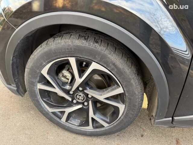 Чорний Тойота C-HR, об'ємом двигуна 2 л та пробігом 38 тис. км за 21990 $, фото 9 на Automoto.ua