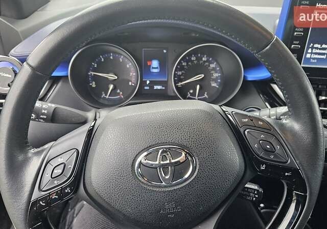 Чорний Тойота C-HR, об'ємом двигуна 2 л та пробігом 37 тис. км за 21555 $, фото 11 на Automoto.ua