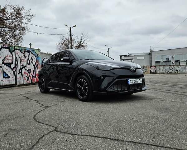 Чорний Тойота C-HR, об'ємом двигуна 1.99 л та пробігом 57 тис. км за 30000 $, фото 1 на Automoto.ua