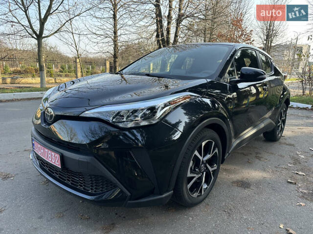 Черный Тойота C-HR, объемом двигателя 2 л и пробегом 114 тыс. км за 19900 $, фото 2 на Automoto.ua