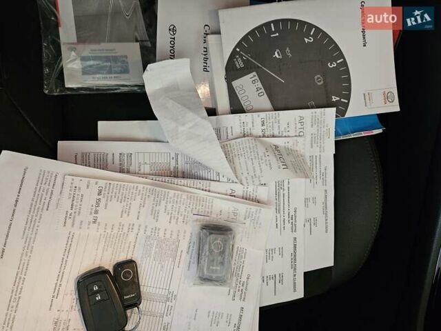 Чорний Тойота C-HR, об'ємом двигуна 1.99 л та пробігом 57 тис. км за 30000 $, фото 32 на Automoto.ua