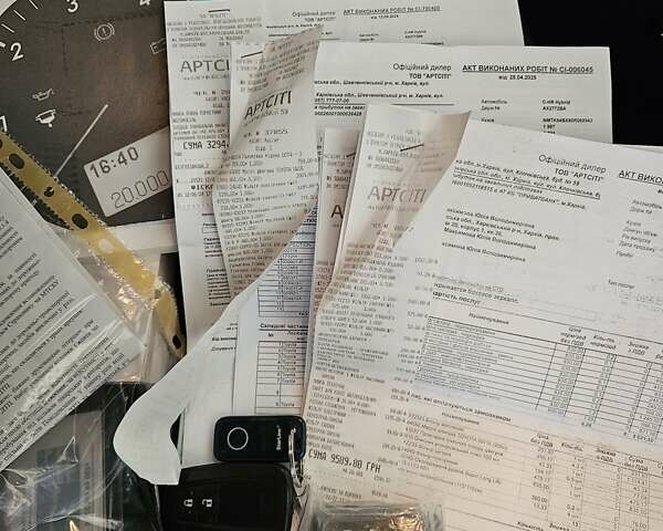 Чорний Тойота C-HR, об'ємом двигуна 1.99 л та пробігом 57 тис. км за 30000 $, фото 30 на Automoto.ua