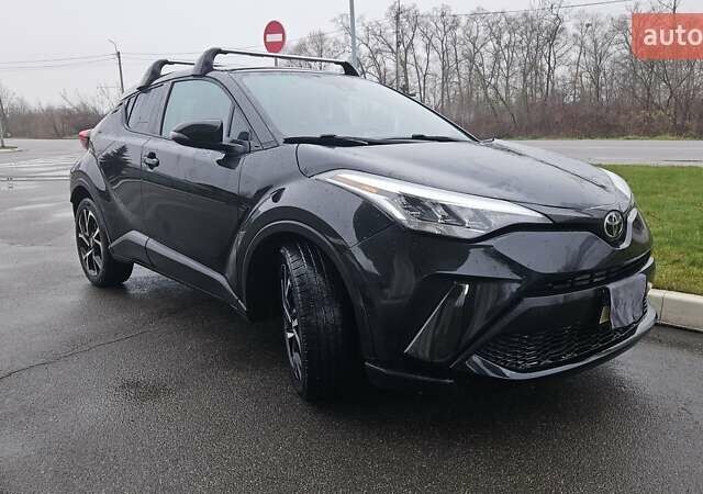 Чорний Тойота C-HR, об'ємом двигуна 2 л та пробігом 37 тис. км за 21555 $, фото 2 на Automoto.ua