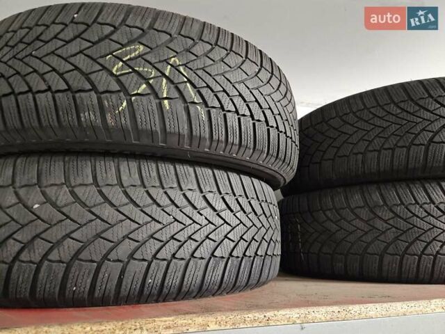 Чорний Тойота C-HR, об'ємом двигуна 1.99 л та пробігом 57 тис. км за 30000 $, фото 33 на Automoto.ua