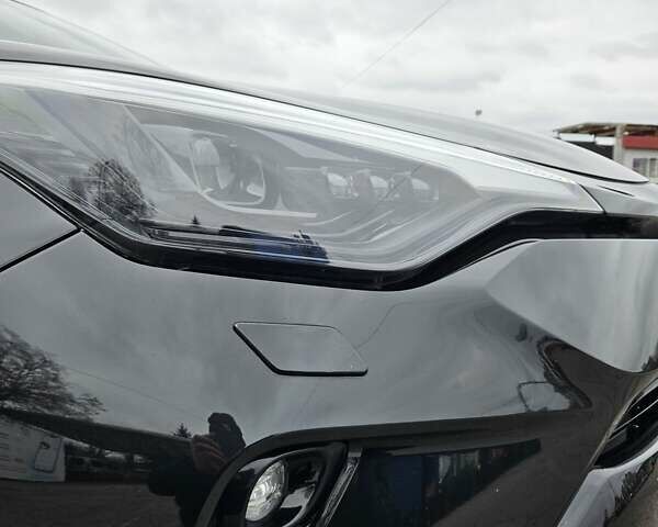 Чорний Тойота C-HR, об'ємом двигуна 1.99 л та пробігом 57 тис. км за 30000 $, фото 5 на Automoto.ua