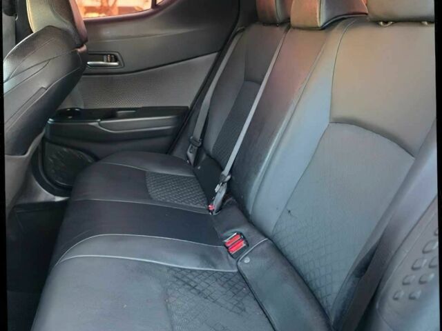 Черный Тойота C-HR, объемом двигателя 2 л и пробегом 28 тыс. км за 4400 $, фото 11 на Automoto.ua