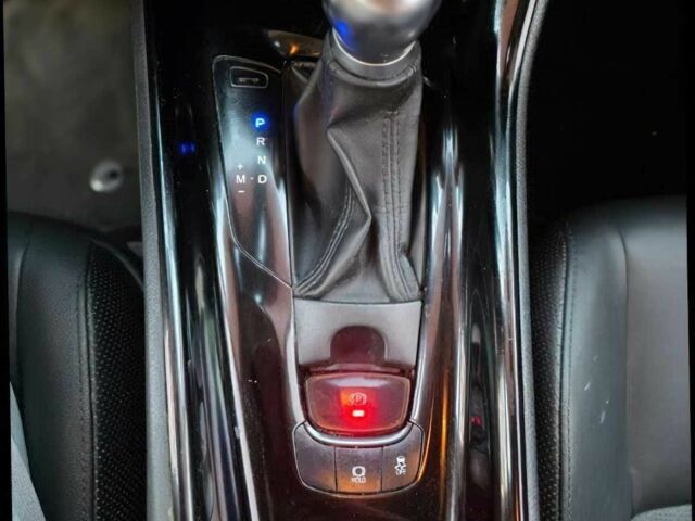 Черный Тойота C-HR, объемом двигателя 2 л и пробегом 28 тыс. км за 4400 $, фото 10 на Automoto.ua