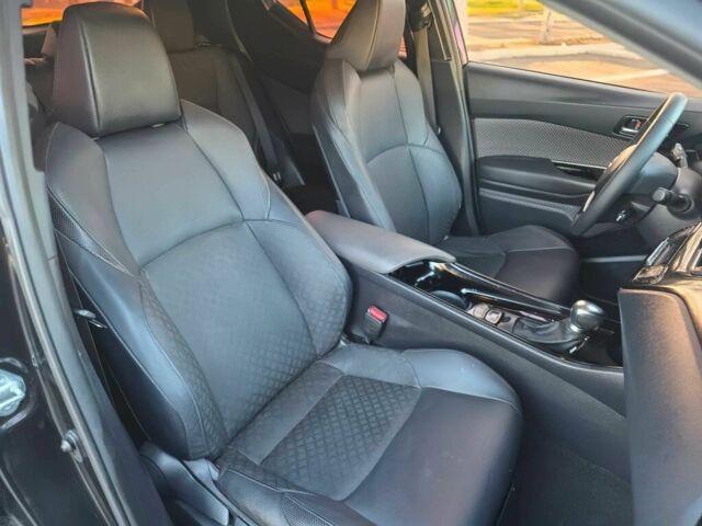 Черный Тойота C-HR, объемом двигателя 2 л и пробегом 28 тыс. км за 4400 $, фото 7 на Automoto.ua