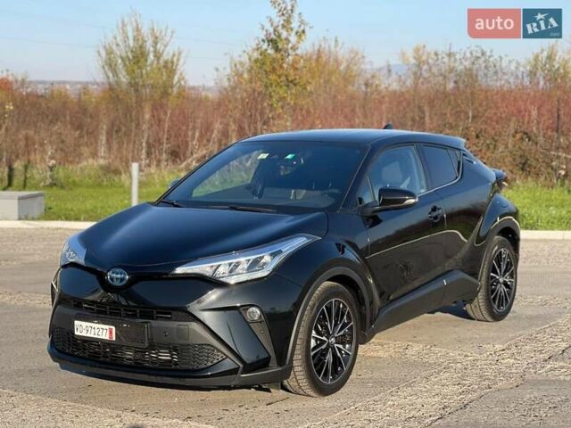 Черный Тойота C-HR, объемом двигателя 0 л и пробегом 2 тыс. км за 32750 $, фото 1 на Automoto.ua