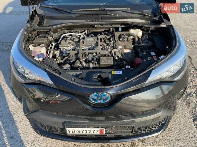 Черный Тойота C-HR, объемом двигателя 0 л и пробегом 2 тыс. км за 32750 $, фото 42 на Automoto.ua