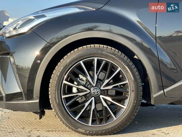Черный Тойота C-HR, объемом двигателя 0 л и пробегом 2 тыс. км за 32750 $, фото 13 на Automoto.ua