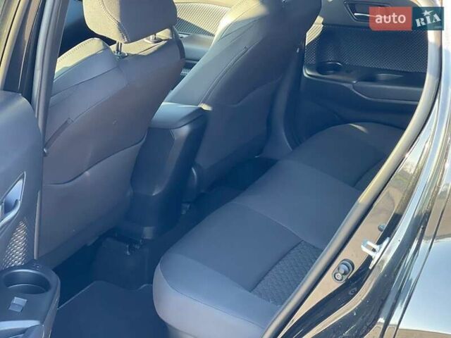 Черный Тойота C-HR, объемом двигателя 0 л и пробегом 2 тыс. км за 32750 $, фото 25 на Automoto.ua