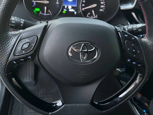 Фіолетовий Тойота C-HR, об'ємом двигуна 1.8 л та пробігом 40 тис. км за 36500 $, фото 4 на Automoto.ua