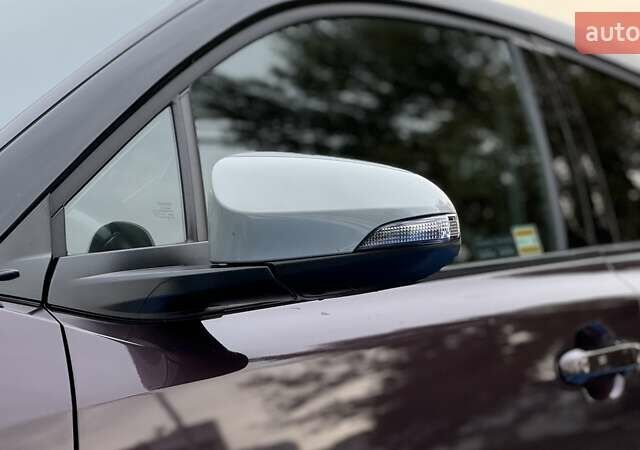 Фіолетовий Тойота C-HR, об'ємом двигуна 1.8 л та пробігом 42 тис. км за 33000 $, фото 10 на Automoto.ua