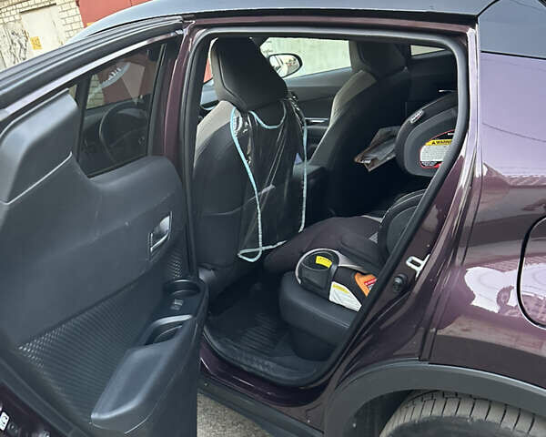 Фіолетовий Тойота C-HR, об'ємом двигуна 1.8 л та пробігом 40 тис. км за 37500 $, фото 10 на Automoto.ua