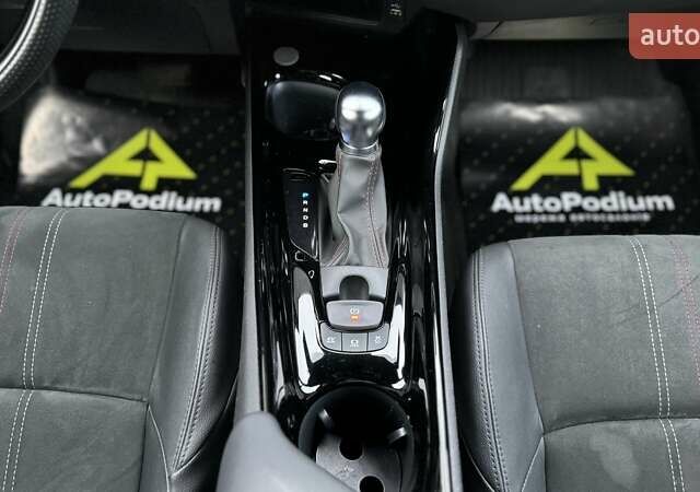 Фіолетовий Тойота C-HR, об'ємом двигуна 1.8 л та пробігом 42 тис. км за 33000 $, фото 25 на Automoto.ua