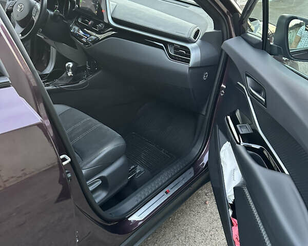 Фіолетовий Тойота C-HR, об'ємом двигуна 1.8 л та пробігом 40 тис. км за 37500 $, фото 11 на Automoto.ua