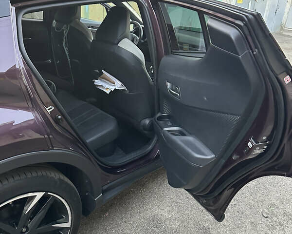 Фіолетовий Тойота C-HR, об'ємом двигуна 1.8 л та пробігом 40 тис. км за 37500 $, фото 12 на Automoto.ua