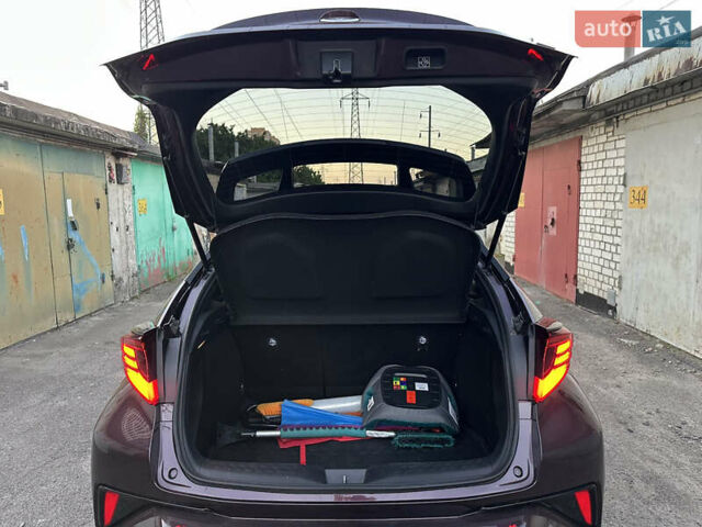 Фіолетовий Тойота C-HR, об'ємом двигуна 1.8 л та пробігом 40 тис. км за 37500 $, фото 24 на Automoto.ua