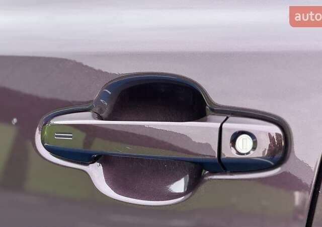 Фіолетовий Тойота C-HR, об'ємом двигуна 1.8 л та пробігом 42 тис. км за 33000 $, фото 11 на Automoto.ua