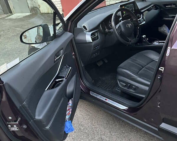 Фіолетовий Тойота C-HR, об'ємом двигуна 1.8 л та пробігом 40 тис. км за 37500 $, фото 13 на Automoto.ua