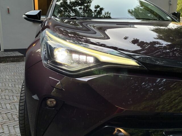 Фиолетовый Тойота C-HR, объемом двигателя 2 л и пробегом 30 тыс. км за 29950 $, фото 1 на Automoto.ua