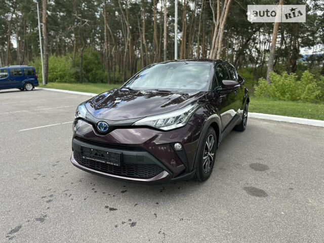 Фиолетовый Тойота C-HR, объемом двигателя 1.8 л и пробегом 6 тыс. км за 34500 $, фото 2 на Automoto.ua