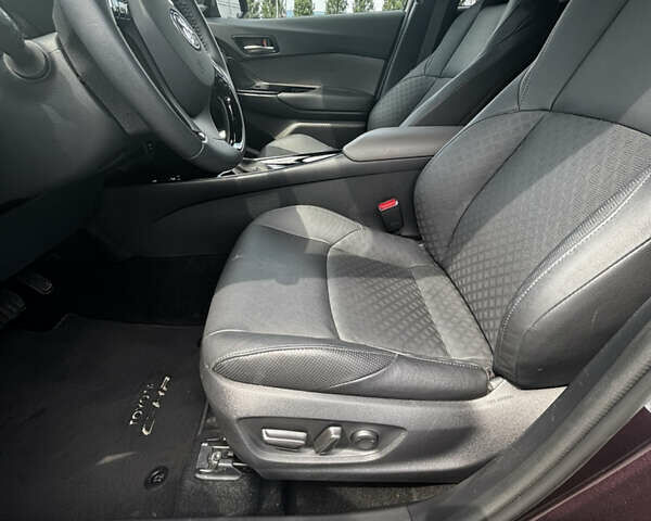 Фиолетовый Тойота C-HR, объемом двигателя 1.99 л и пробегом 39 тыс. км за 32000 $, фото 23 на Automoto.ua