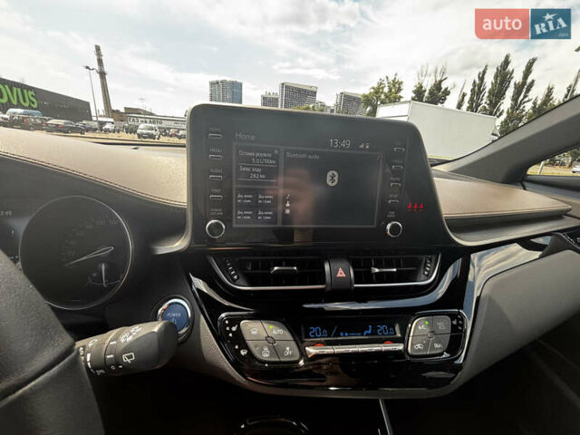Фиолетовый Тойота C-HR, объемом двигателя 1.99 л и пробегом 39 тыс. км за 32000 $, фото 28 на Automoto.ua